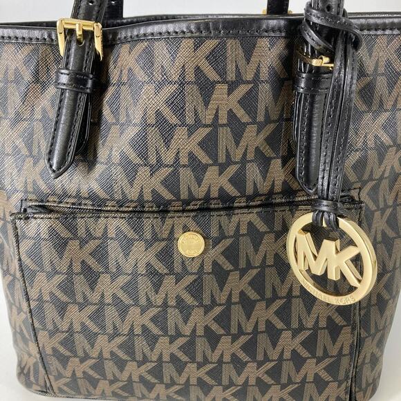 MICHAEL KORS, BLACK AND BROWN SIGNATURE PRINT SHOULDER BAG - Picture 2 of 16